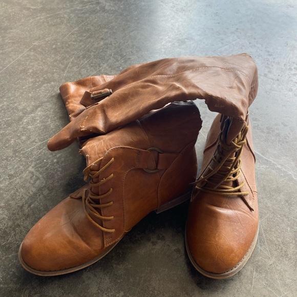 Lace up boots - Picture 2 of 2